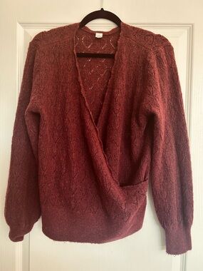 Old Navy V-Neck Wrap Sweater in Maroon